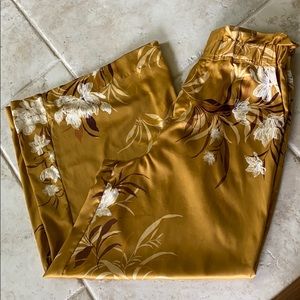 ✨Express wide leg floral satin pants. Size M